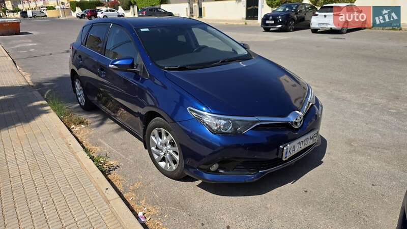 Toyota Auris 2015
