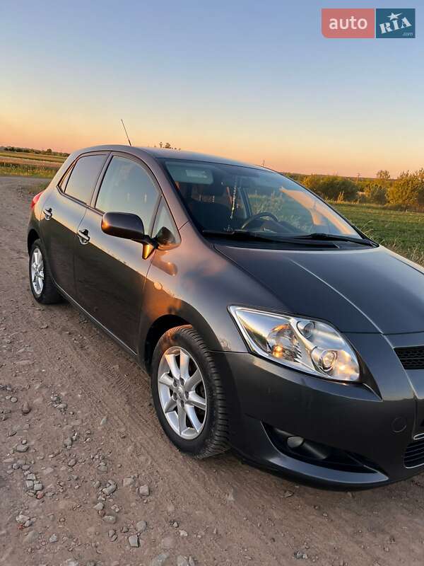 Хэтчбек Toyota Auris 2007 в Самборе