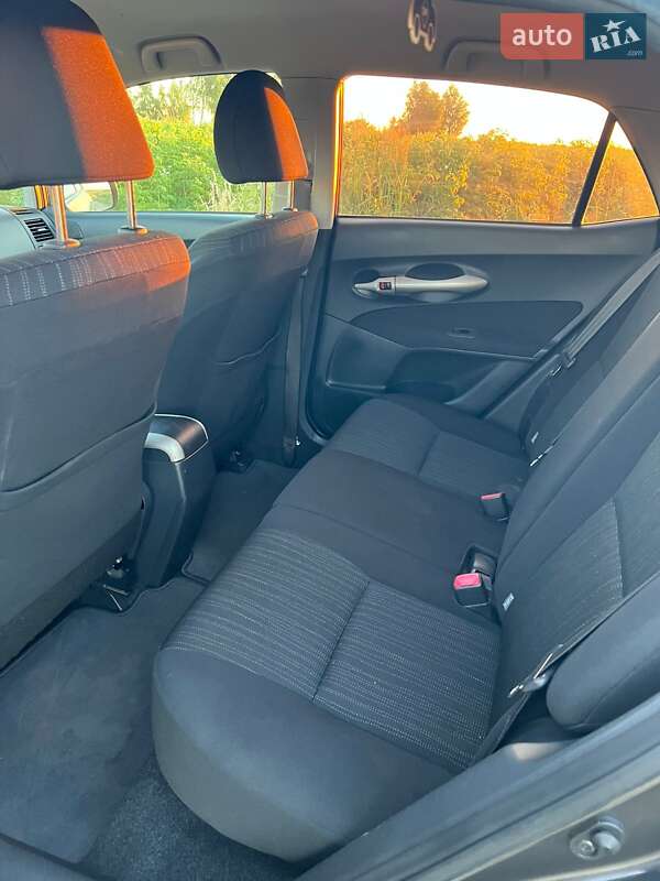 Хэтчбек Toyota Auris 2007 в Самборе