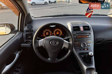 Хэтчбек Toyota Auris 2007 в 