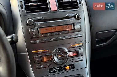 Хэтчбек Toyota Auris 2007 в 