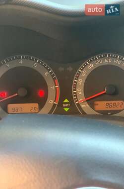 Хетчбек Toyota Auris 2012 в 