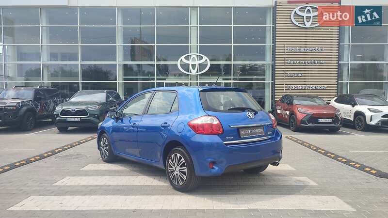 Хэтчбек Toyota Auris 2010 в Киеве