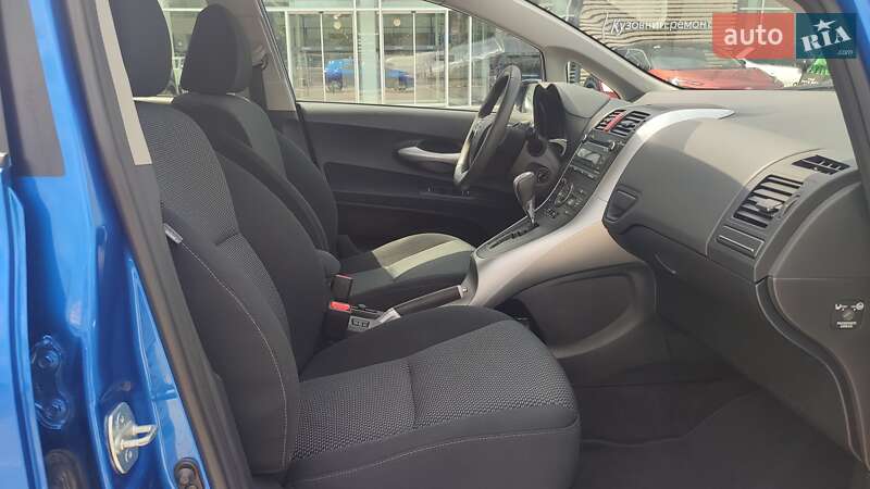Хэтчбек Toyota Auris 2010 в Киеве