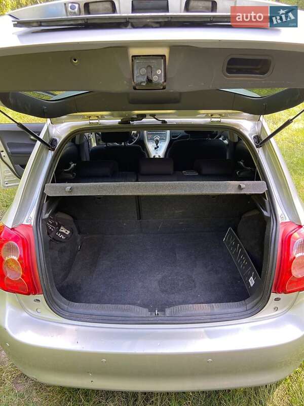 Хэтчбек Toyota Auris 2007 в Тростянце