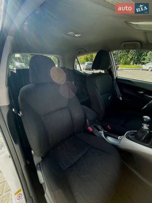 Хетчбек Toyota Auris 2011 в Харкові фото 22 Хетчбек Toyota Auris 2011 в Харкові