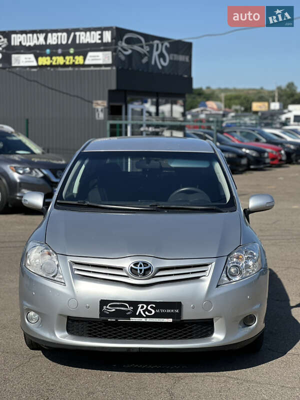 Хэтчбек Toyota Auris 2012 в Киеве