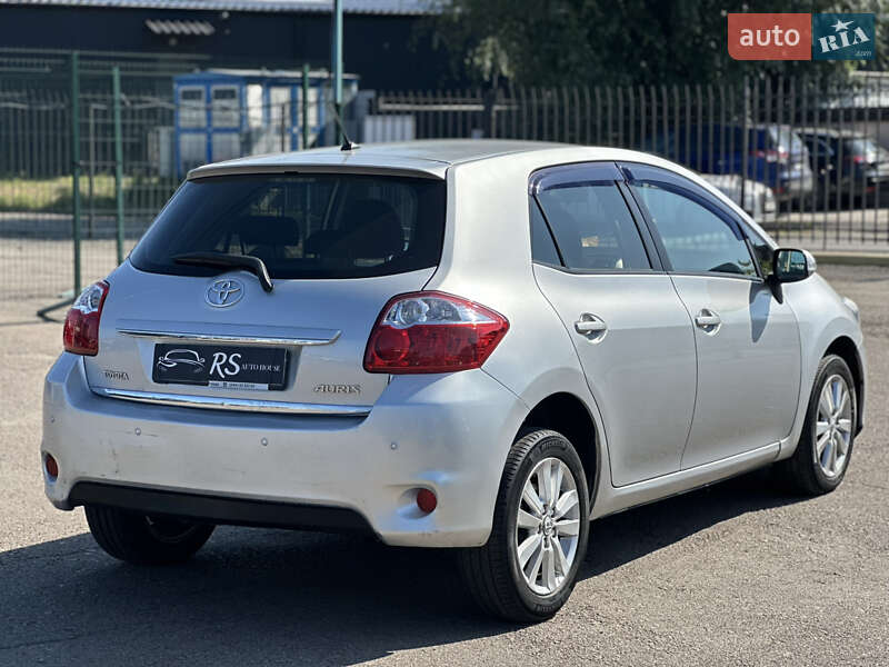 Хэтчбек Toyota Auris 2012 в Киеве