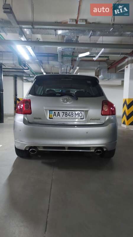 Хэтчбек Toyota Auris 2008 в Киеве