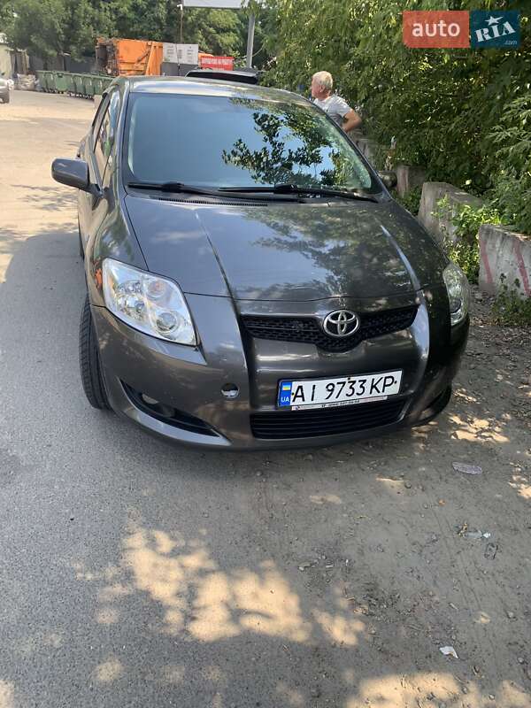 Хэтчбек Toyota Auris 2008 в Василькове