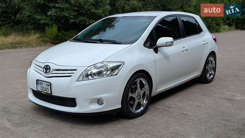 Toyota Auris 2011