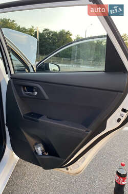 Хэтчбек Toyota Auris 2013 в 