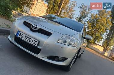 Хэтчбек Toyota Auris 2007 в 