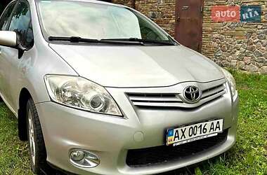 Хэтчбек Toyota Auris 2011 в Харькове