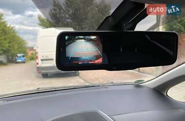 Хэтчбек Toyota Auris 2011 в 