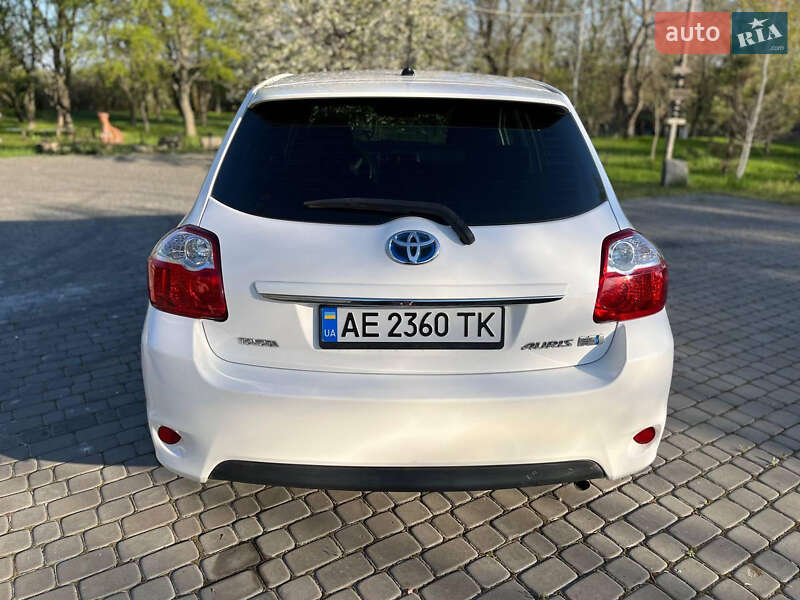 Хэтчбек Toyota Auris 2011 в Днепре