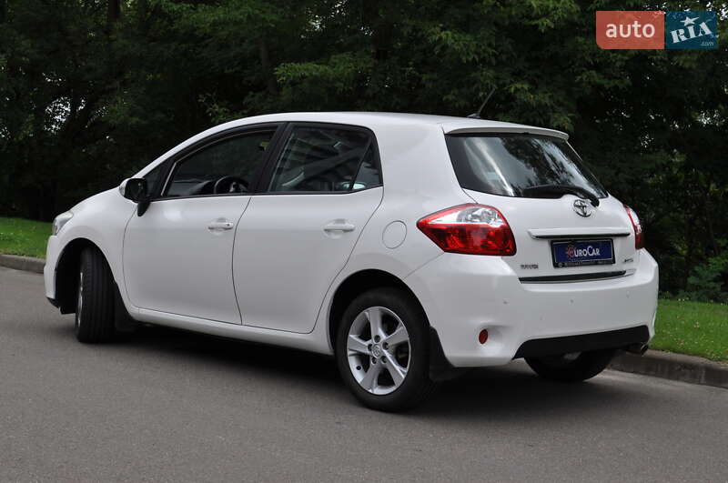 Хэтчбек Toyota Auris 2011 в Киеве
