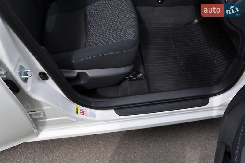 Хэтчбек Toyota Auris 2011 в Киеве
