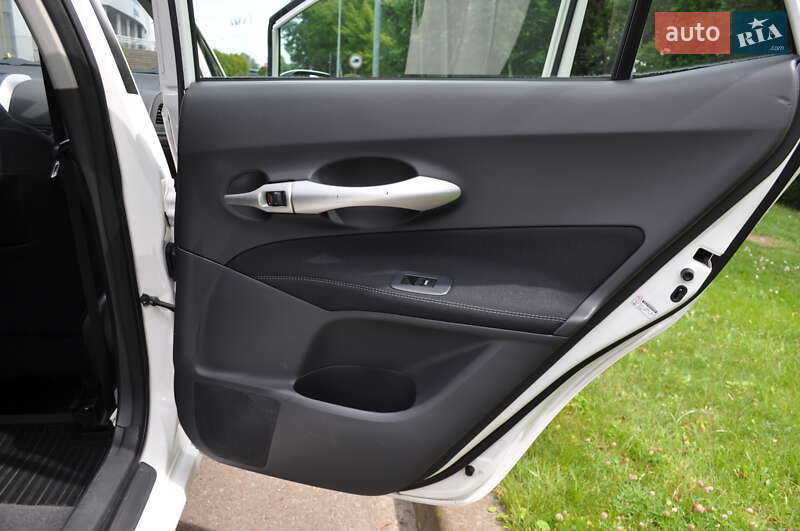 Хэтчбек Toyota Auris 2011 в Киеве