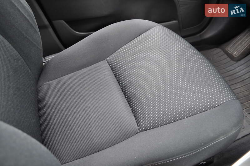 Хэтчбек Toyota Auris 2011 в Киеве