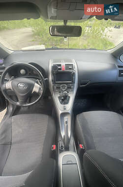 Хетчбек Toyota Auris 2008 в 
