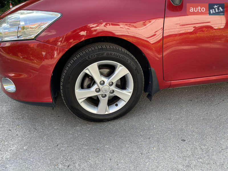 Хетчбек Toyota Auris 2011 в Львові