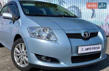 Хетчбек Toyota Auris 2007 в 