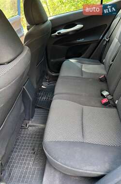Хетчбек Toyota Auris 2010 в 