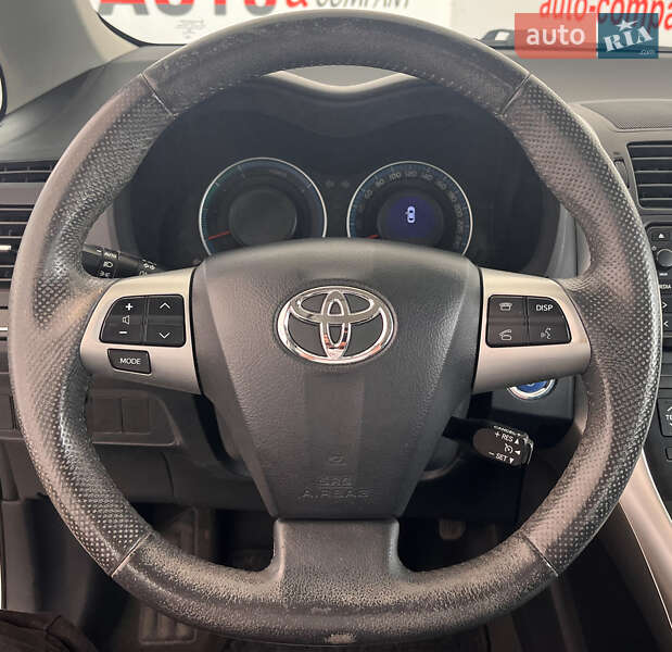 Хэтчбек Toyota Auris 2012 в Львове