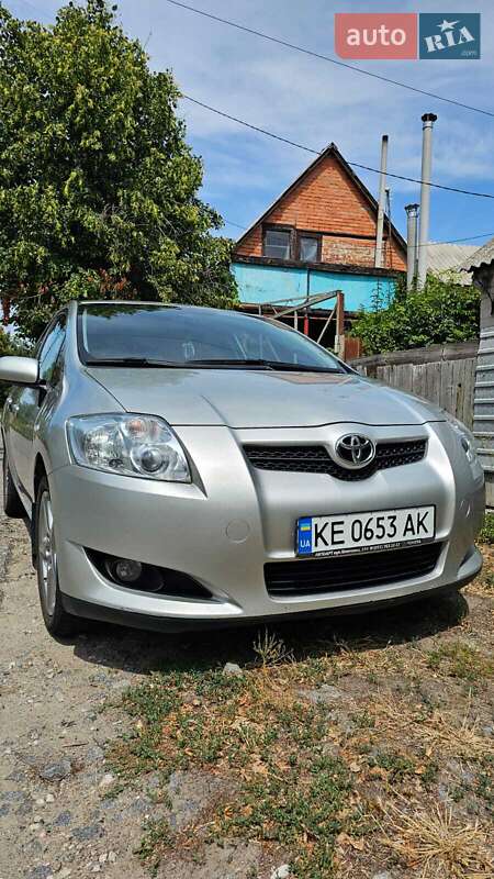 Хетчбек Toyota Auris 2008 в Дніпрі