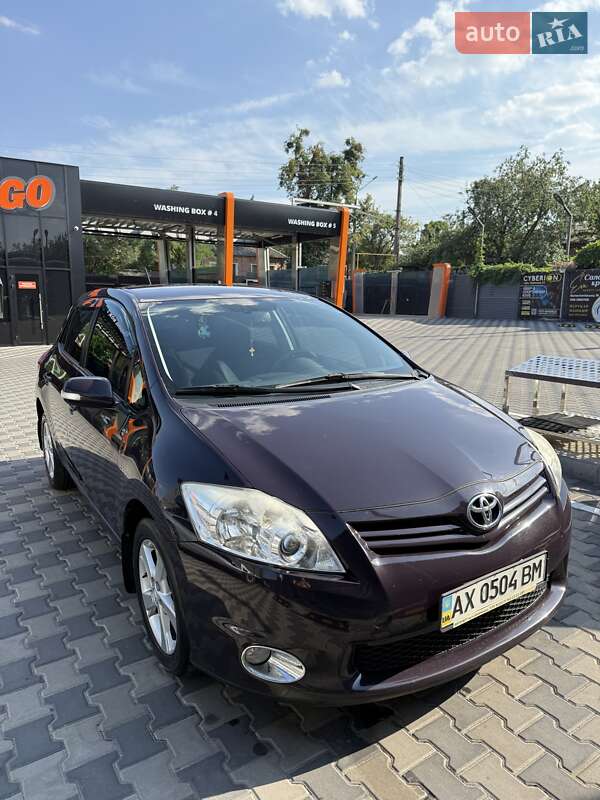 Toyota Auris 2011