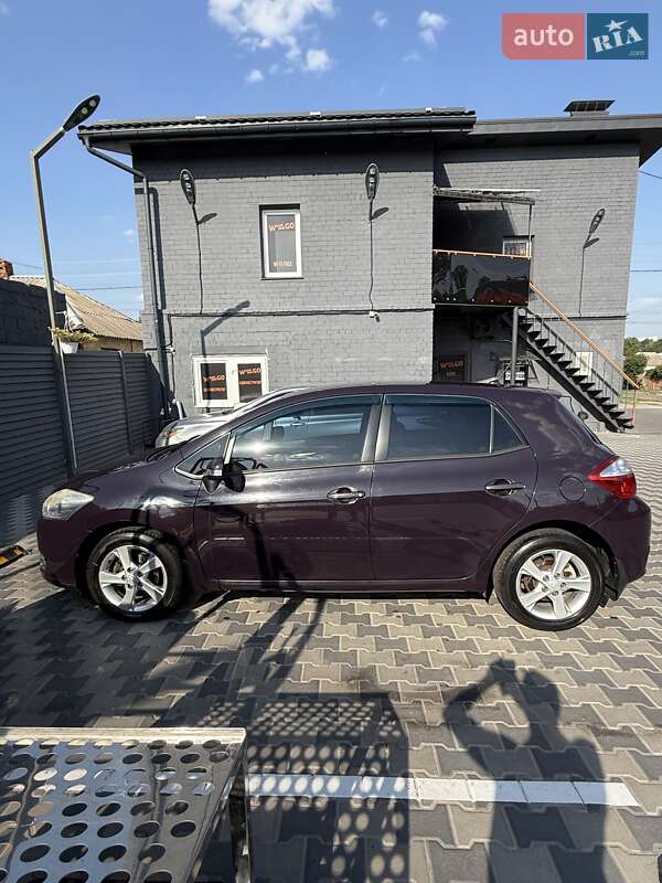 Хэтчбек Toyota Auris 2011 в Харькове