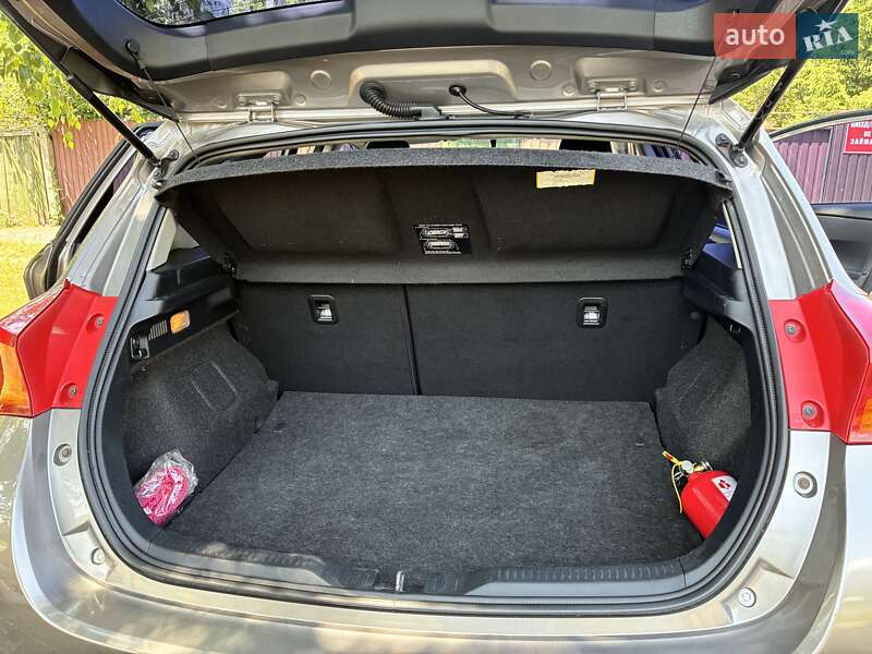 Хэтчбек Toyota Auris 2013 в Черкассах фото 7 Хэтчбек Toyota Auris 2013 в Черкассах