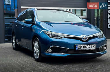 Универсал Toyota Auris 2015 в Ровно