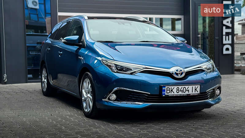 Toyota Auris 2015