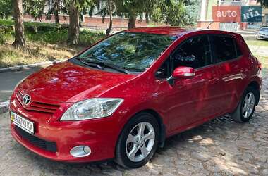 Хэтчбек Toyota Auris 2011 в Тульчине
