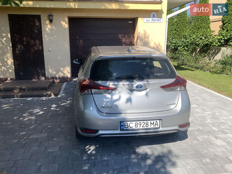 Універсал Toyota Auris 2016 в Львові