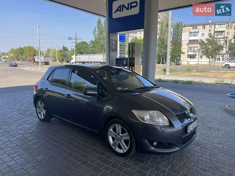 Хэтчбек Toyota Auris 2007 в Николаеве