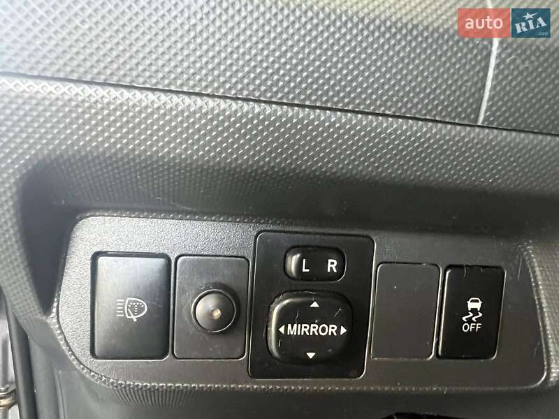 Хэтчбек Toyota Auris 2007 в Николаеве