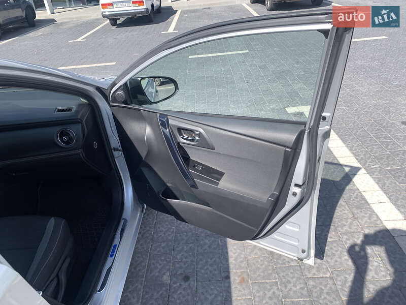 Універсал Toyota Auris 2016 в Львові