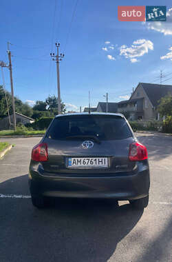 Хэтчбек Toyota Auris 2007 в 