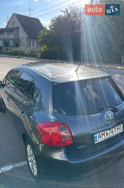 Хэтчбек Toyota Auris 2007 в 