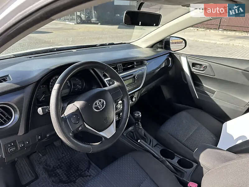 Хэтчбек Toyota Auris 2014 в Львове