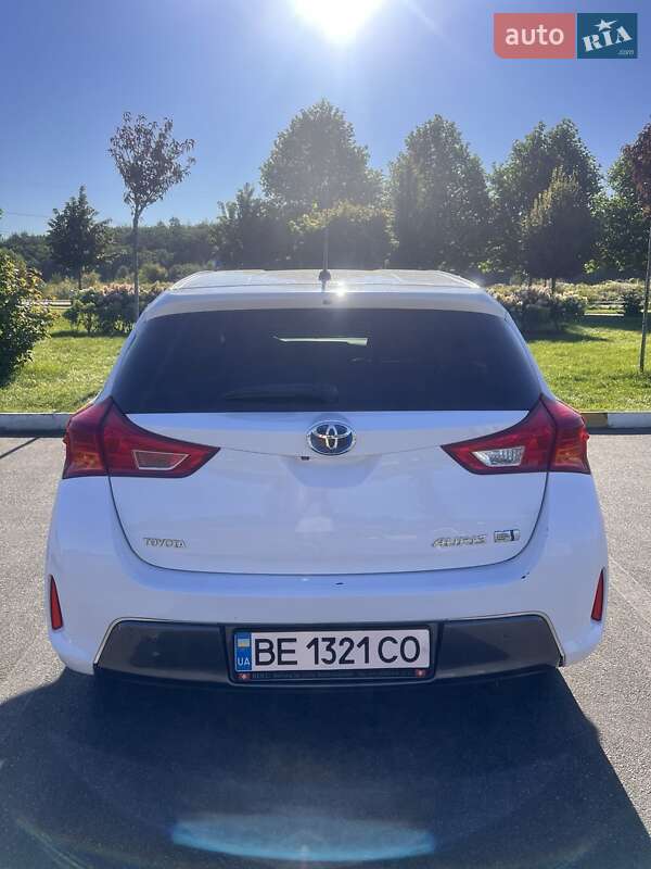 Хетчбек Toyota Auris 2013 в Києві фото 10 Хетчбек Toyota Auris 2013 в Києві