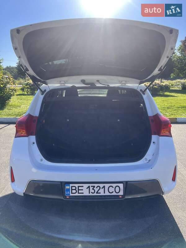 Хетчбек Toyota Auris 2013 в Києві фото 12 Хетчбек Toyota Auris 2013 в Києві