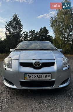 Хэтчбек Toyota Auris 2007 в 