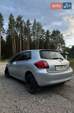 Хэтчбек Toyota Auris 2007 в 