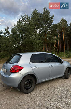 Хэтчбек Toyota Auris 2007 в 