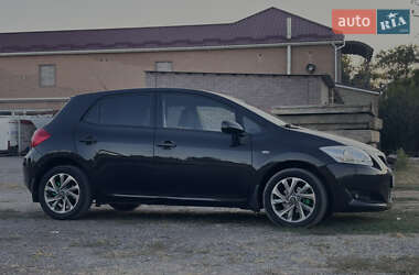 Хэтчбек Toyota Auris 2008 в Вознесенске