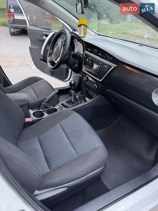 Хэтчбек Toyota Auris 2013 в Хмельницком фото 22 Хэтчбек Toyota Auris 2013 в Хмельницком